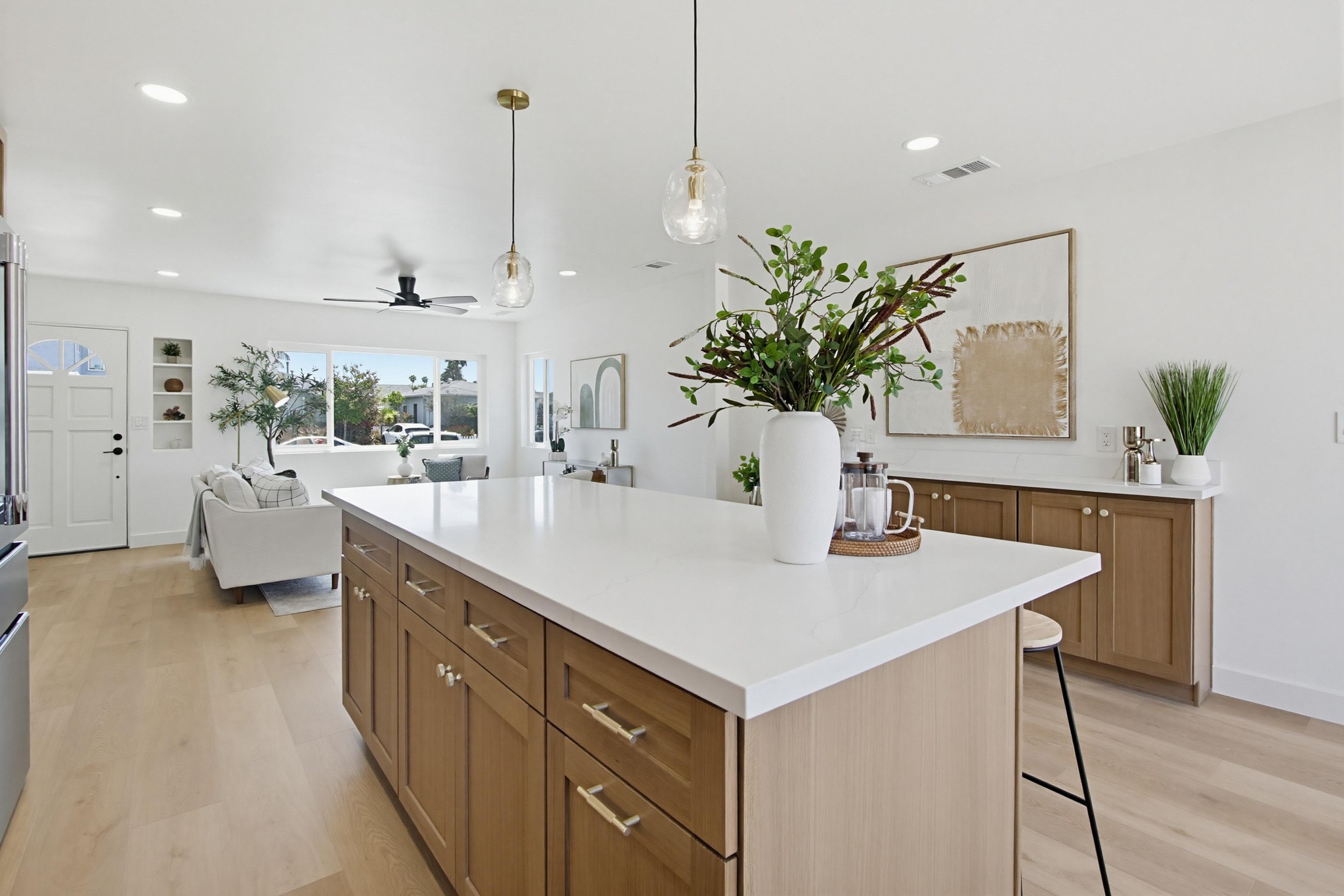Virtual tour photo 14 of 39 for 4614 Winona Ave