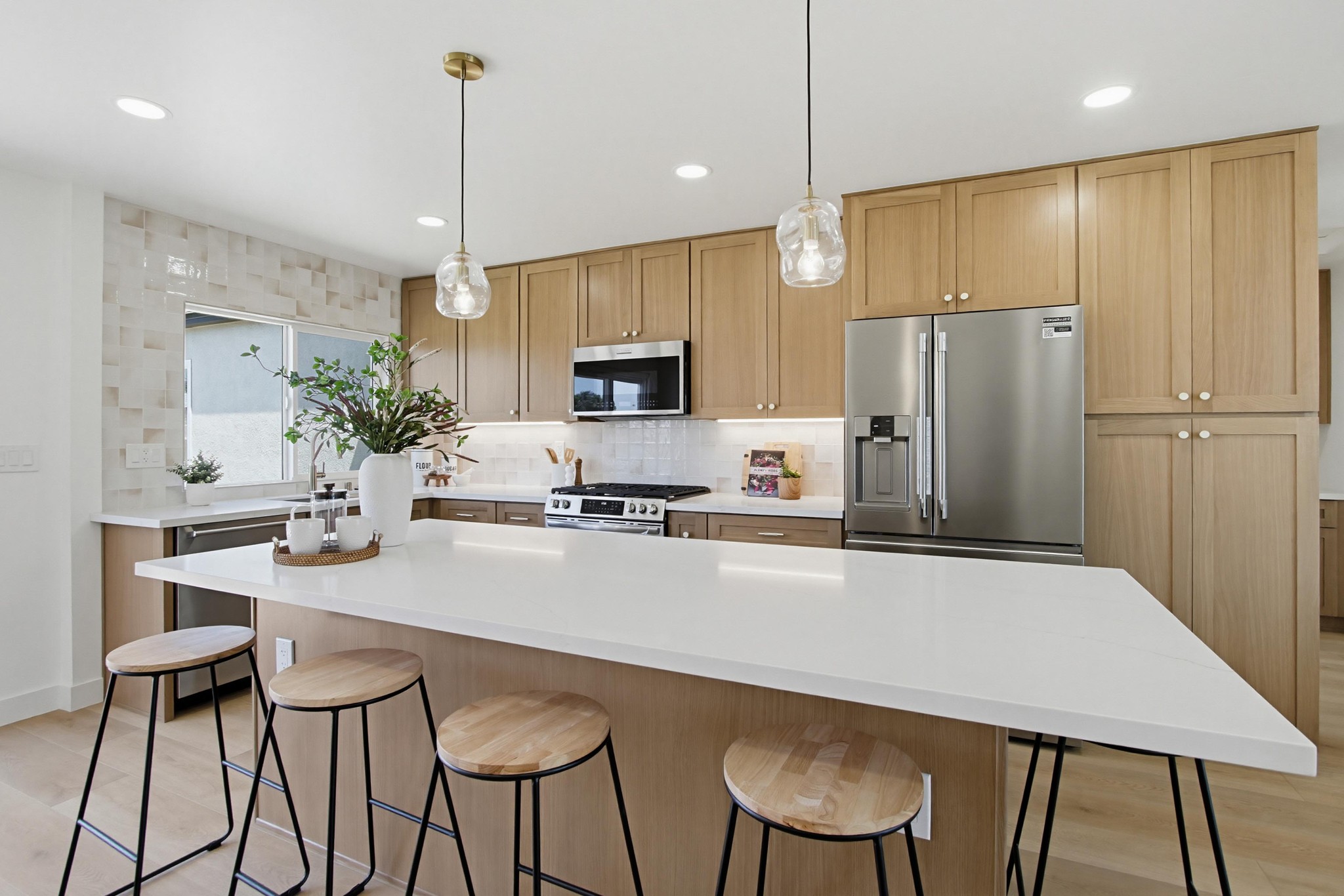 Virtual tour photo 15 of 39 for 4614 Winona Ave