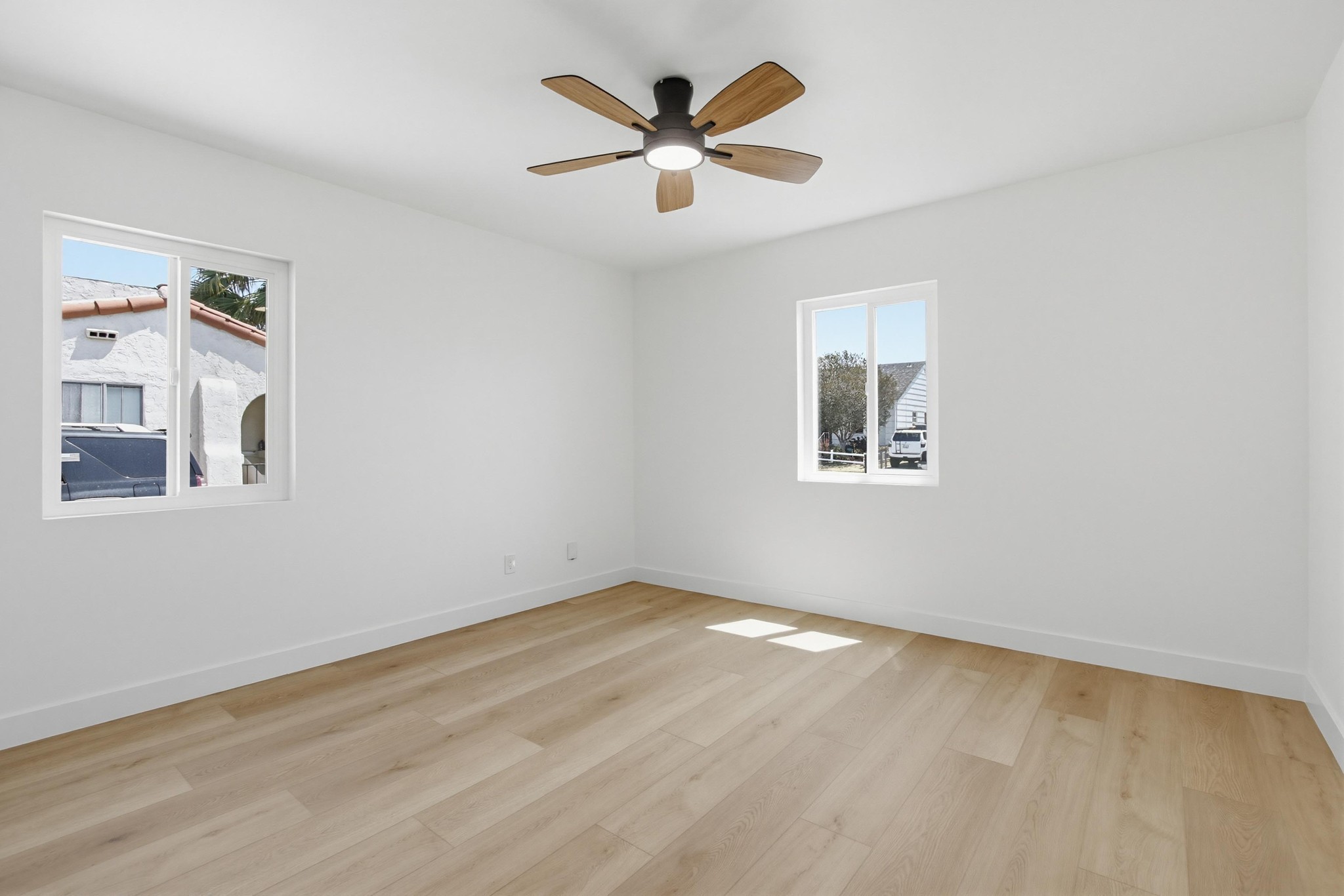 Virtual tour photo 17 of 39 for 4614 Winona Ave