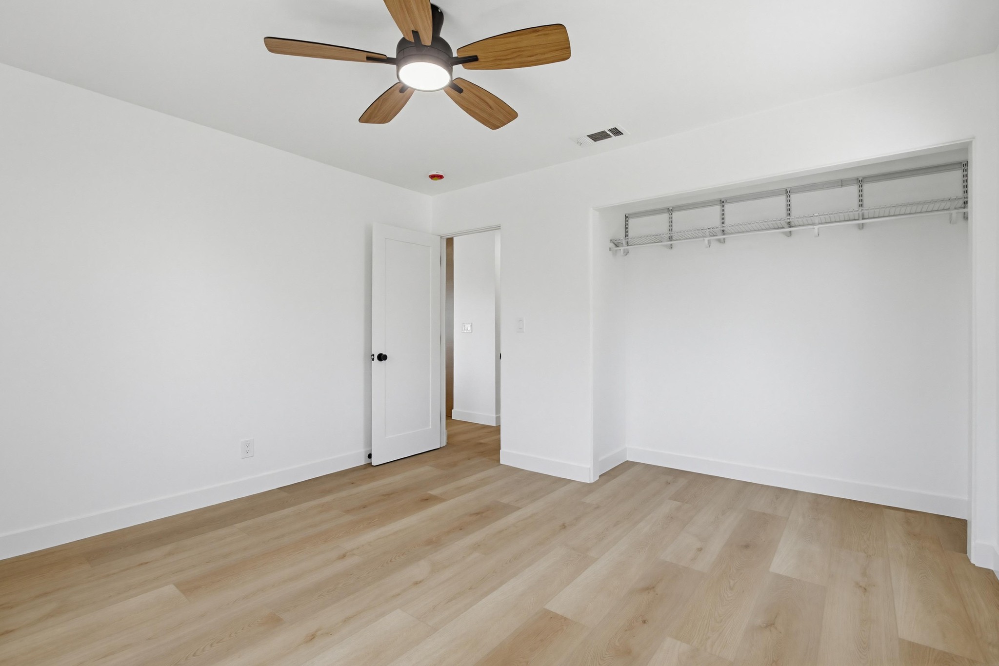 Virtual tour photo 19 of 39 for 4614 Winona Ave