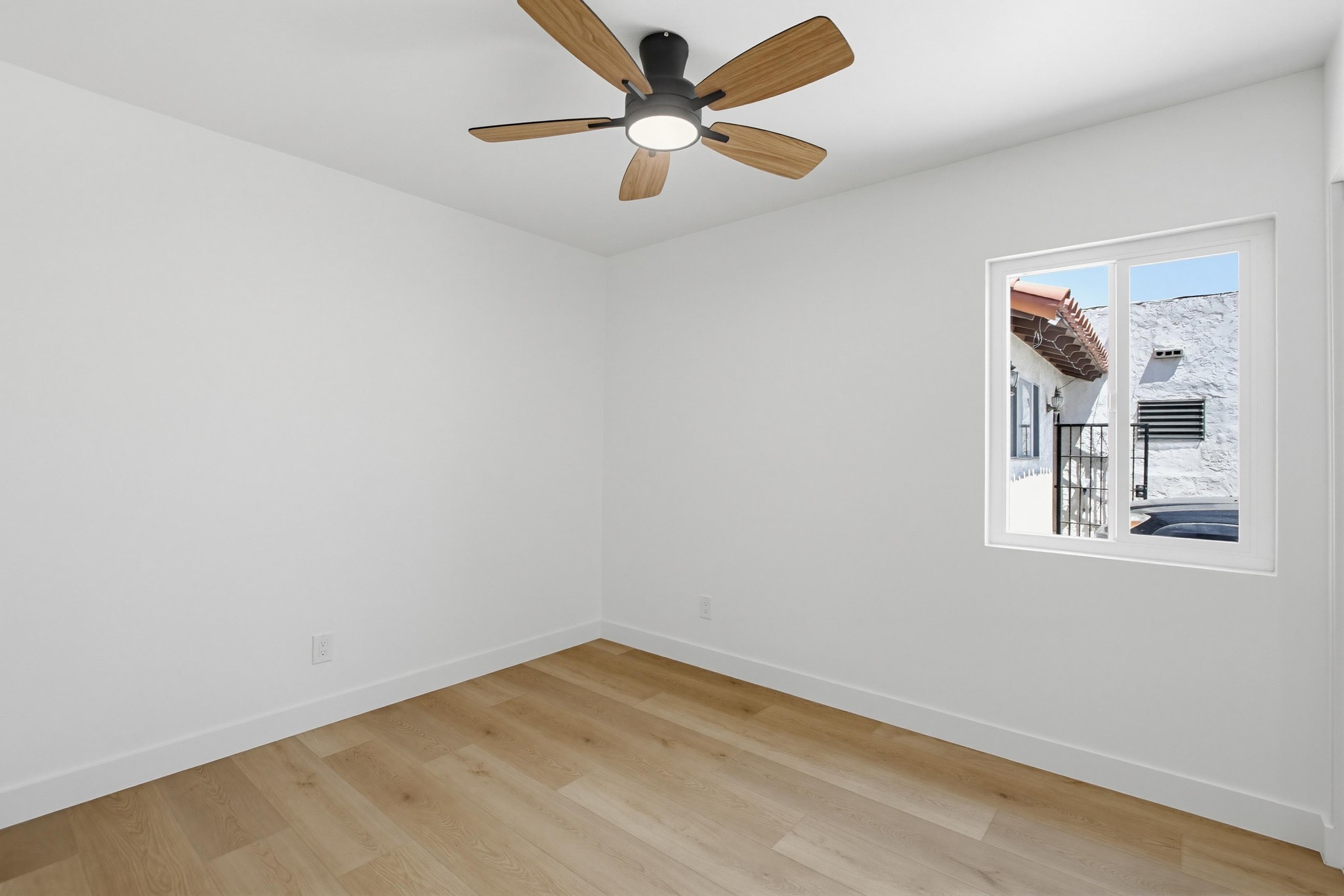 Virtual tour photo 20 of 39 for 4614 Winona Ave