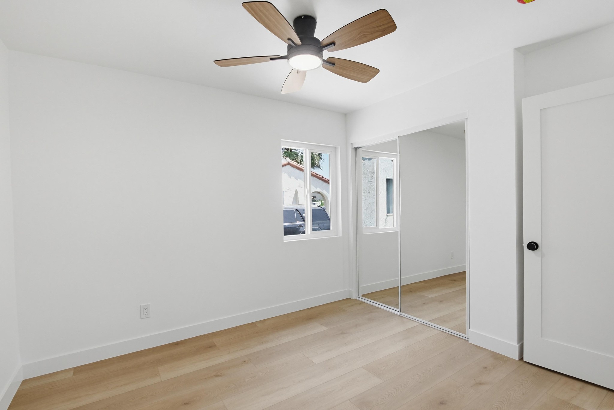 Virtual tour photo 21 of 39 for 4614 Winona Ave