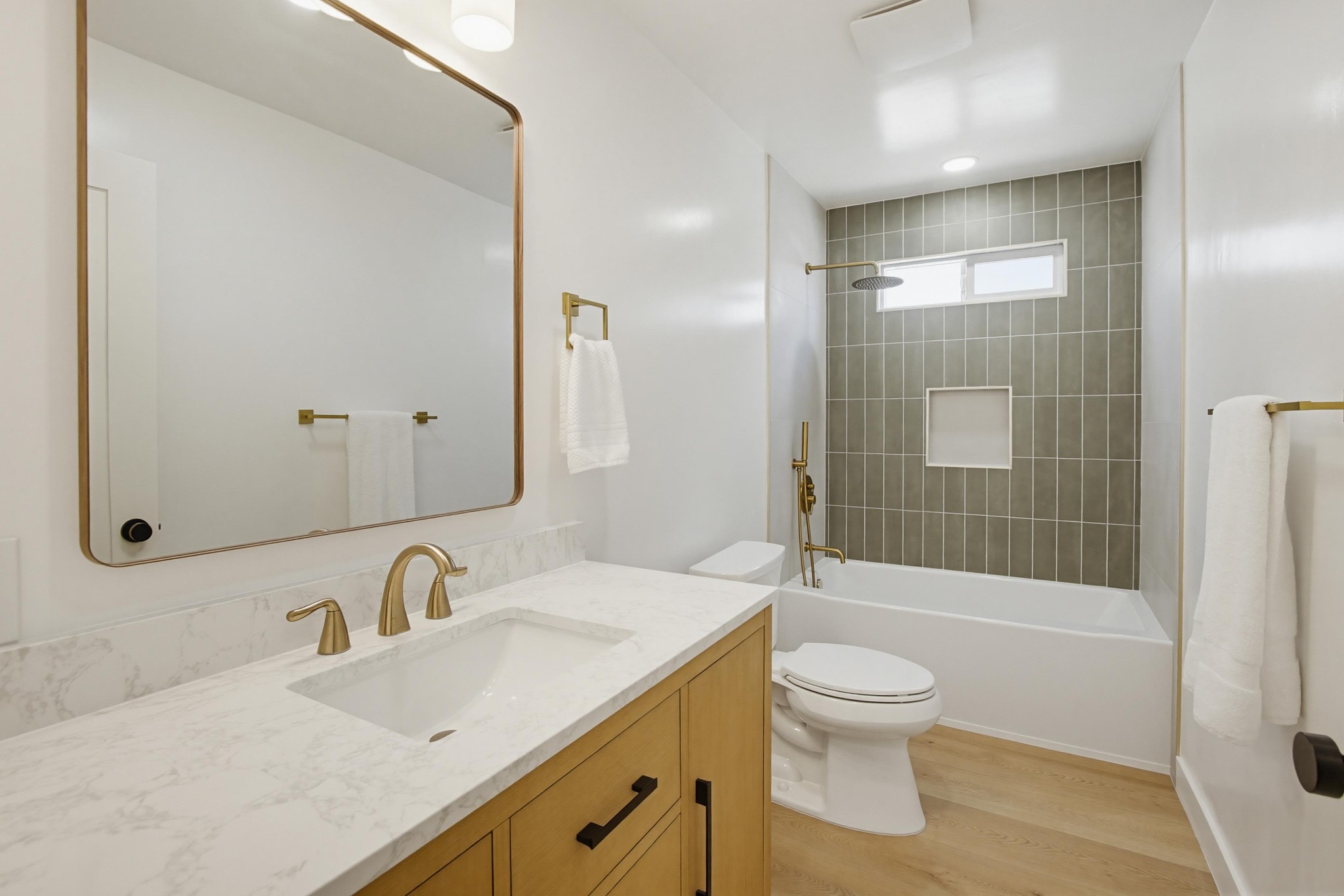 Virtual tour photo 23 of 39 for 4614 Winona Ave