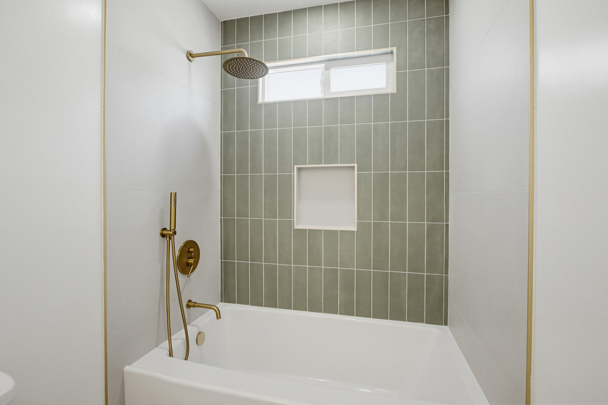 Virtual tour photo 24 of 39 for 4614 Winona Ave