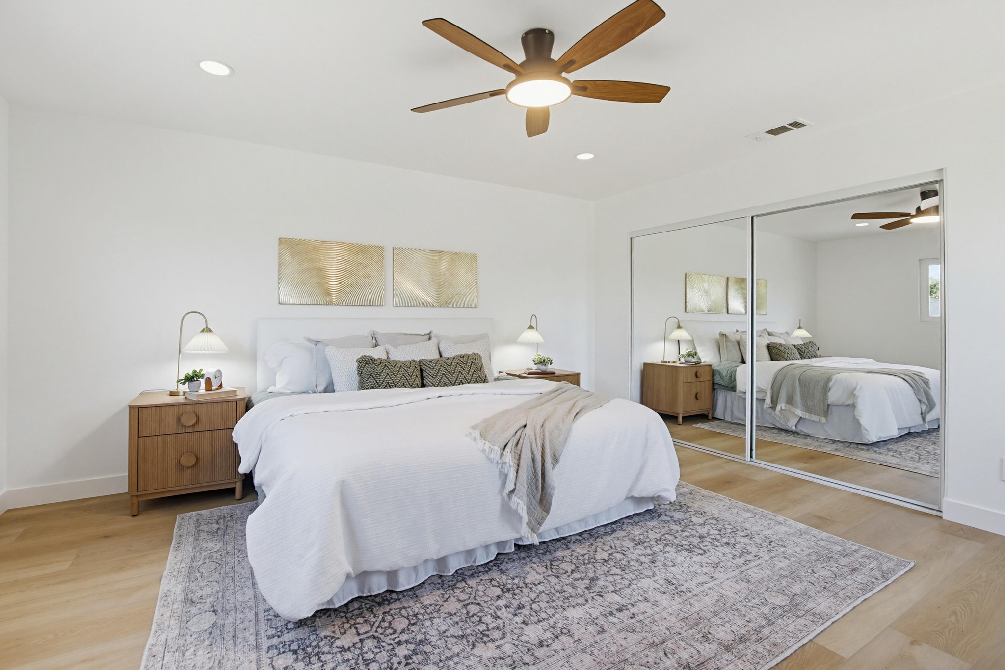 Virtual tour photo 29 of 39 for 4614 Winona Ave