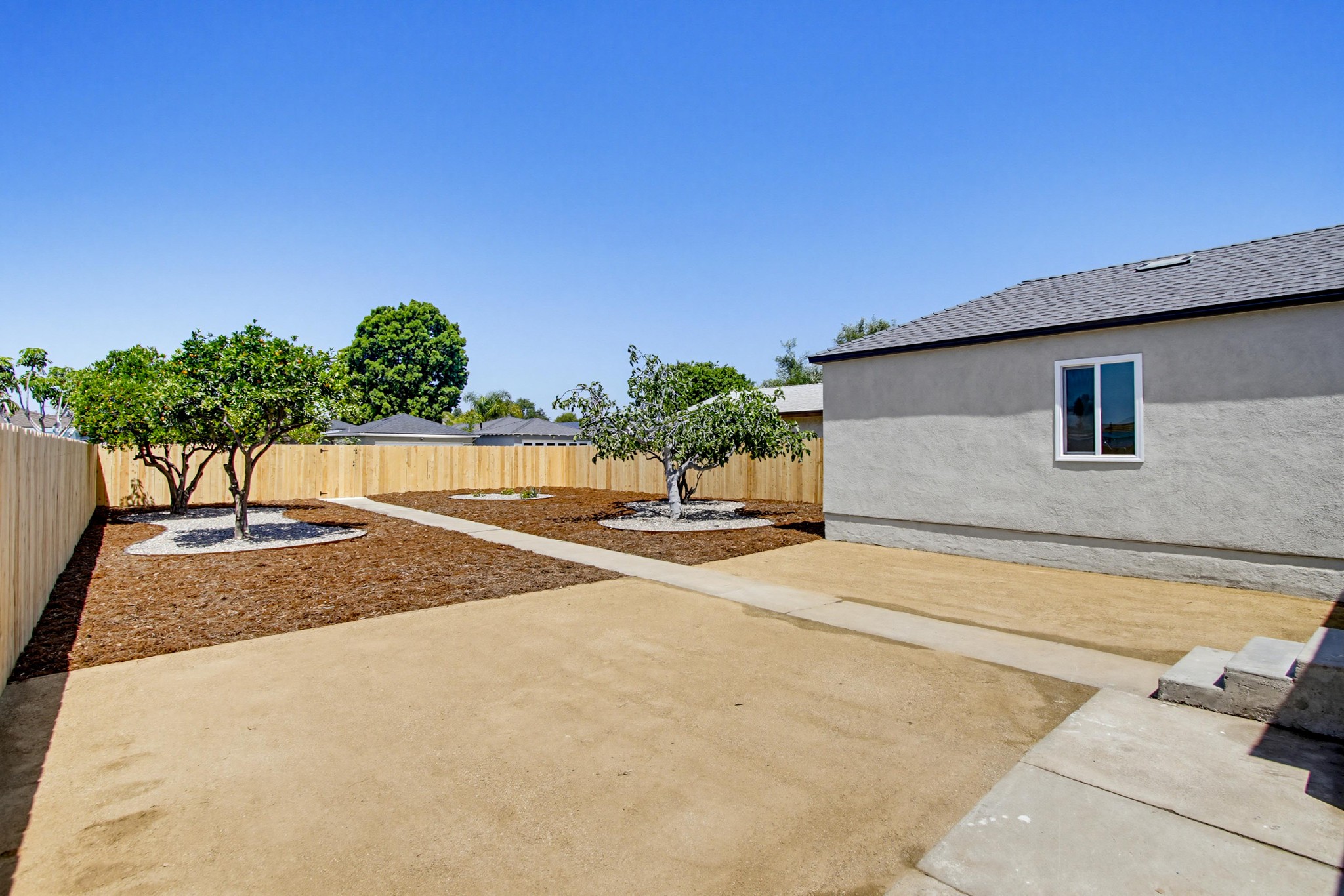Virtual tour photo 32 of 39 for 4614 Winona Ave