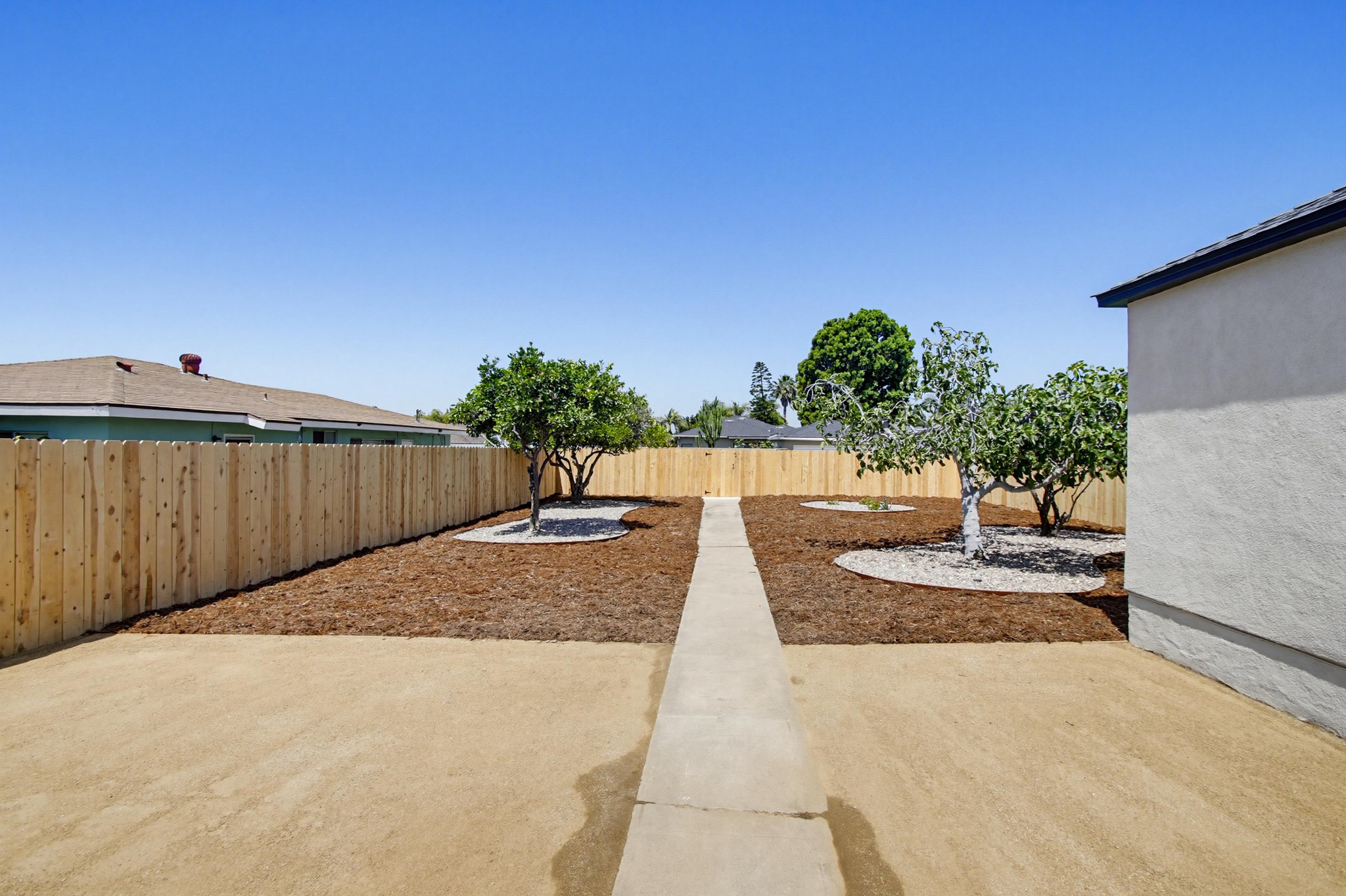 Virtual tour photo 33 of 39 for 4614 Winona Ave