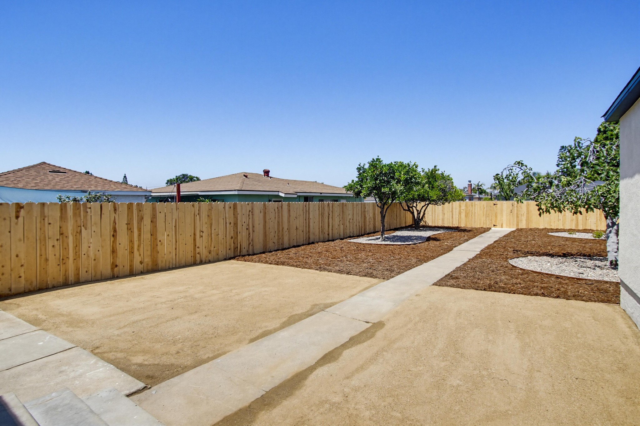 Virtual tour photo 34 of 39 for 4614 Winona Ave