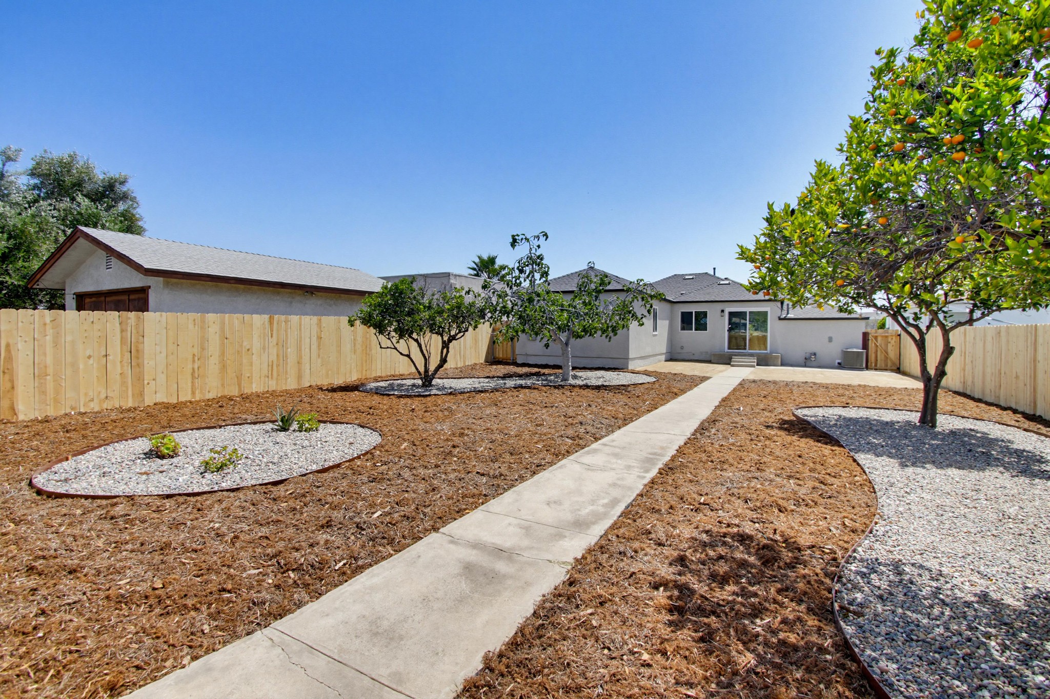 Virtual tour photo 37 of 39 for 4614 Winona Ave