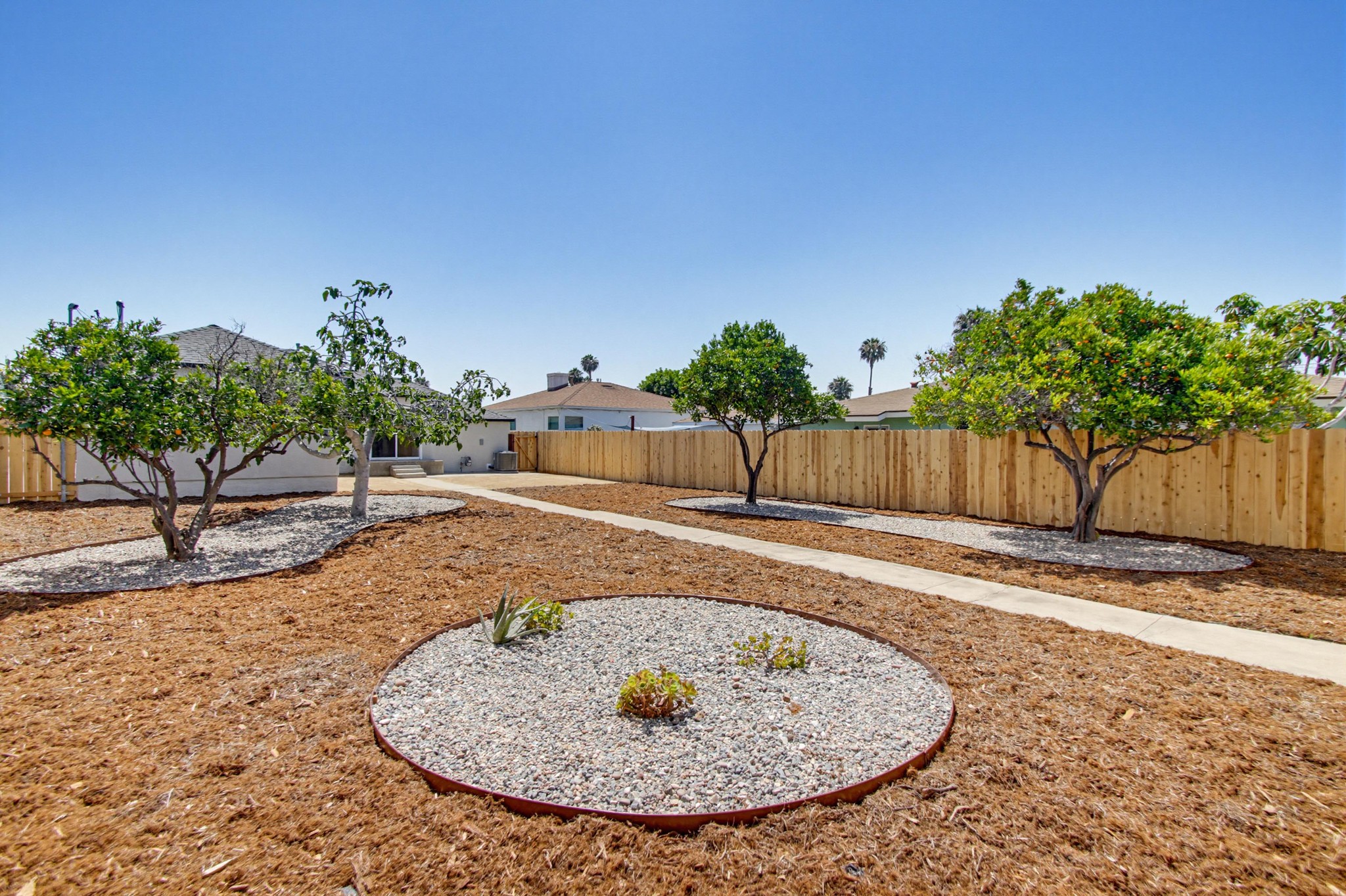 Virtual tour photo 38 of 39 for 4614 Winona Ave