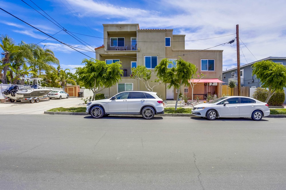Virtual tour photo 1 of 39 for 4615 Dawes St