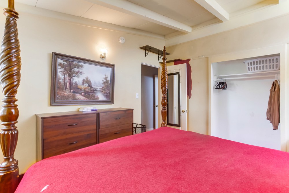 Virtual tour photo 27 of 48 for 4615 Sauk Ave