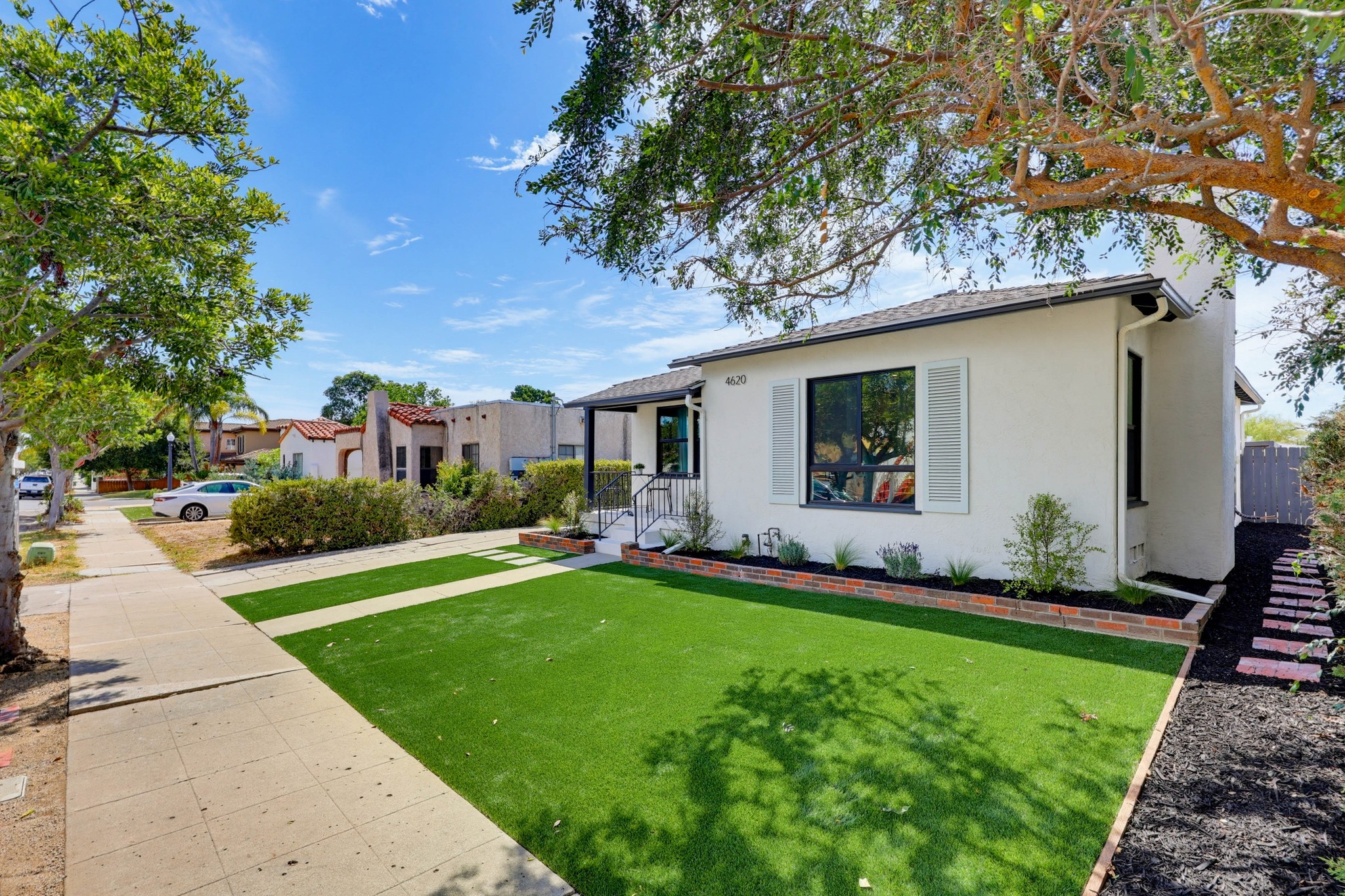 Virtual tour photo 4 of 75 for 4620 Altadena Ave.