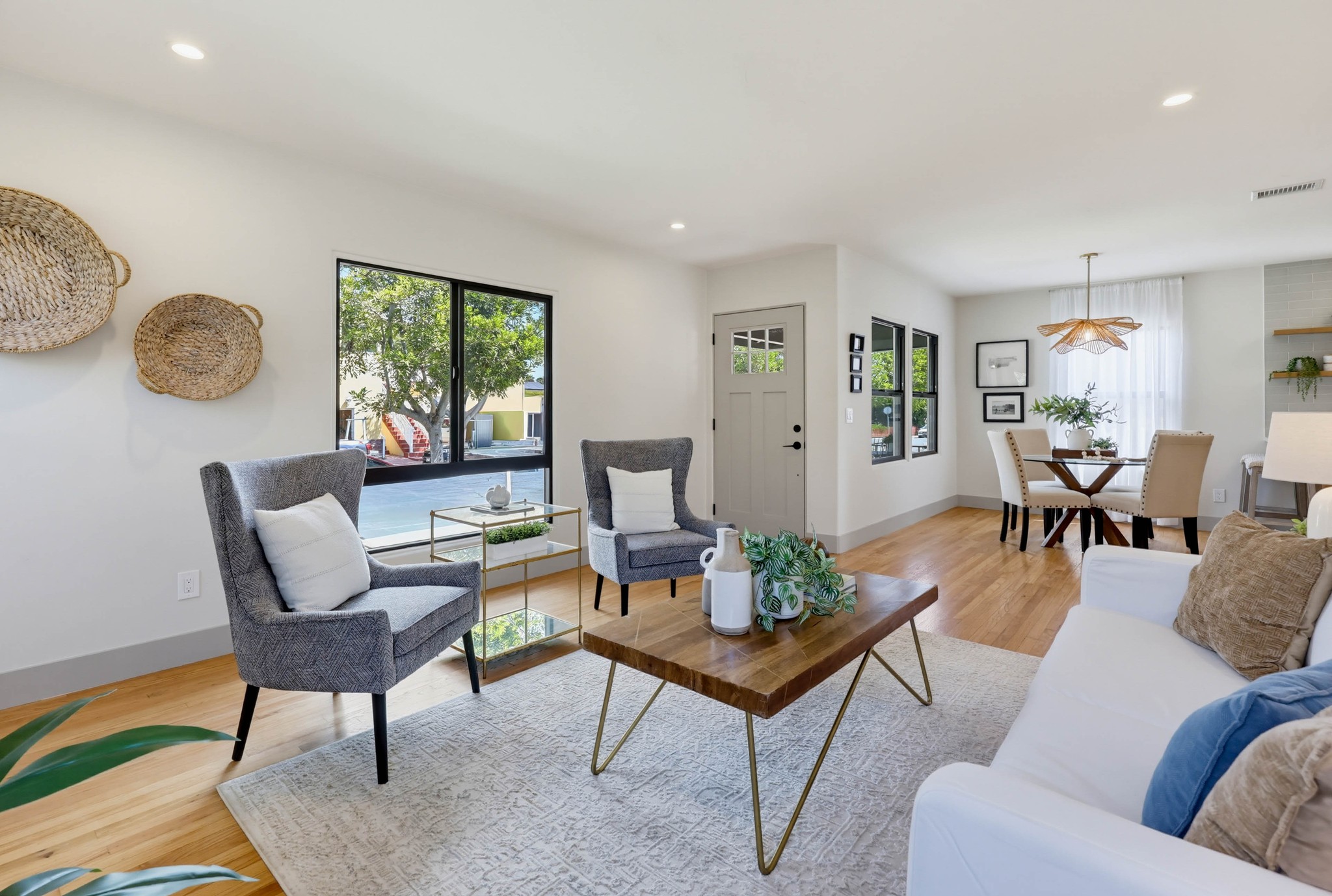 Virtual tour photo 14 of 75 for 4620 Altadena Ave.