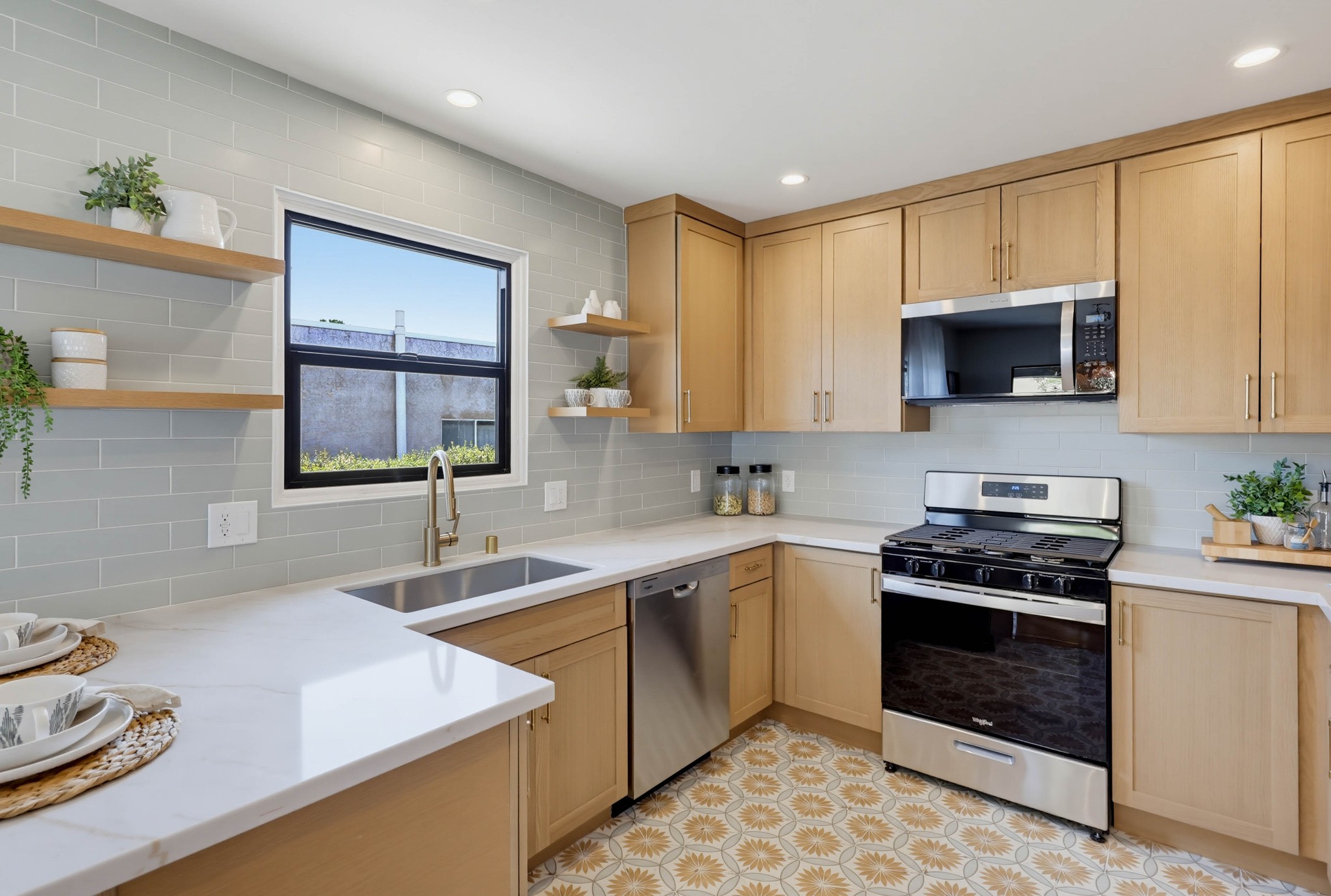 Virtual tour photo 20 of 75 for 4620 Altadena Ave.