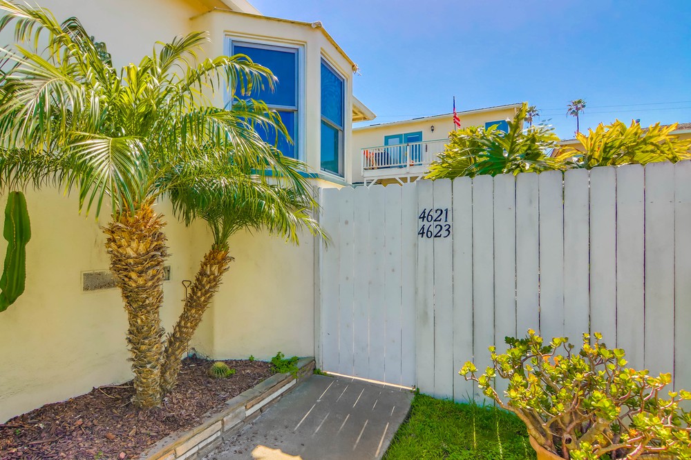 Virtual tour photo 1 of 43 for 4621 Santa Monica Ave