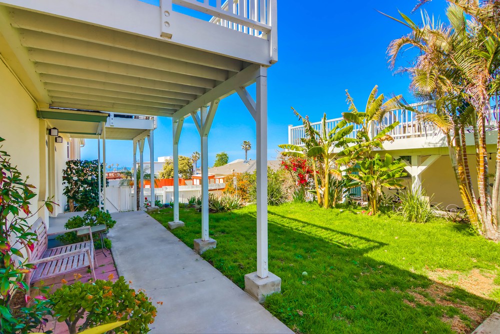Virtual tour photo 5 of 43 for 4621 Santa Monica Ave
