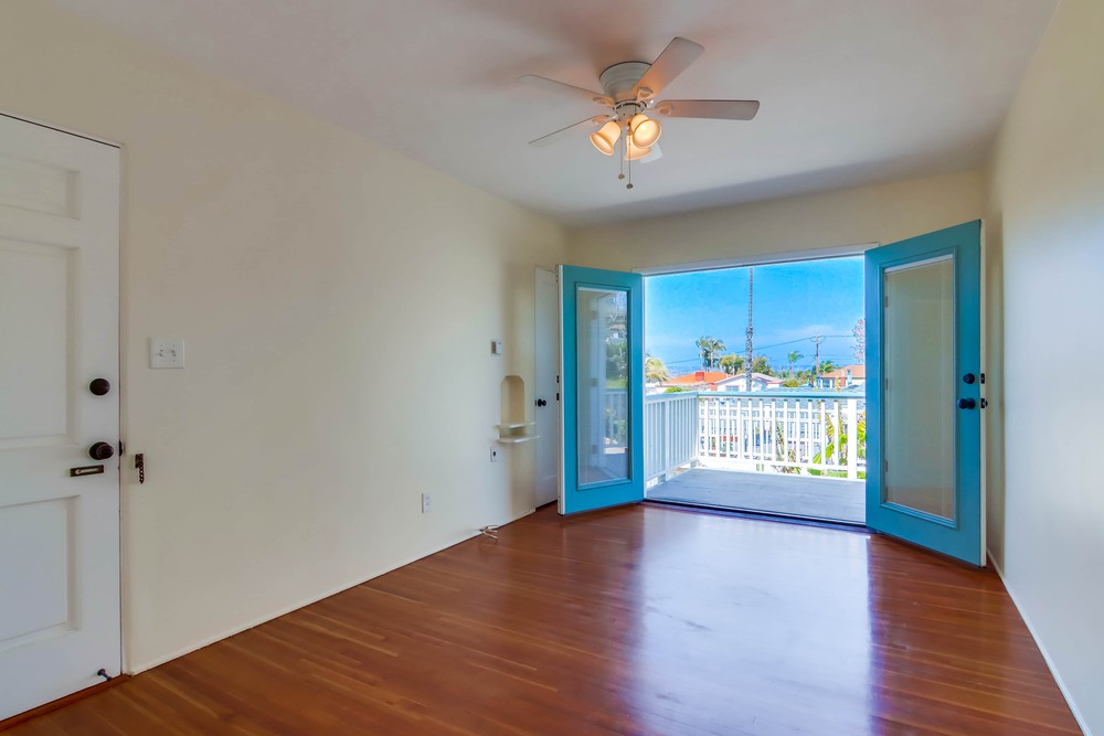 Virtual tour photo 10 of 43 for 4621 Santa Monica Ave
