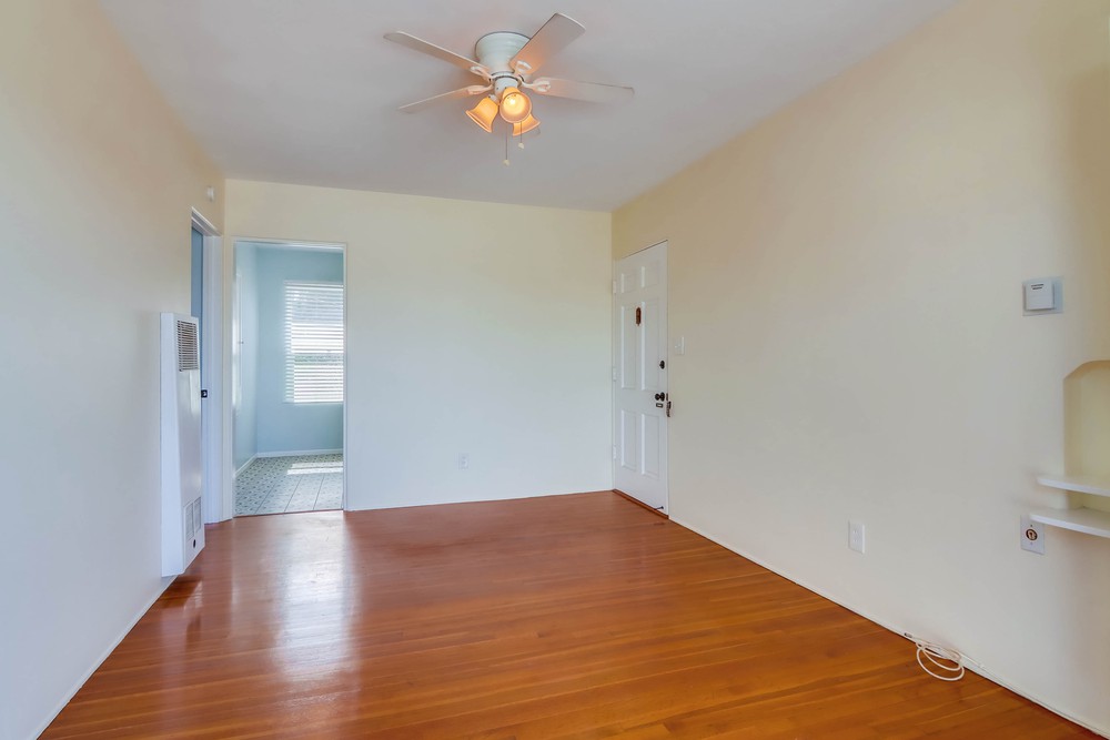 Virtual tour photo 13 of 43 for 4621 Santa Monica Ave