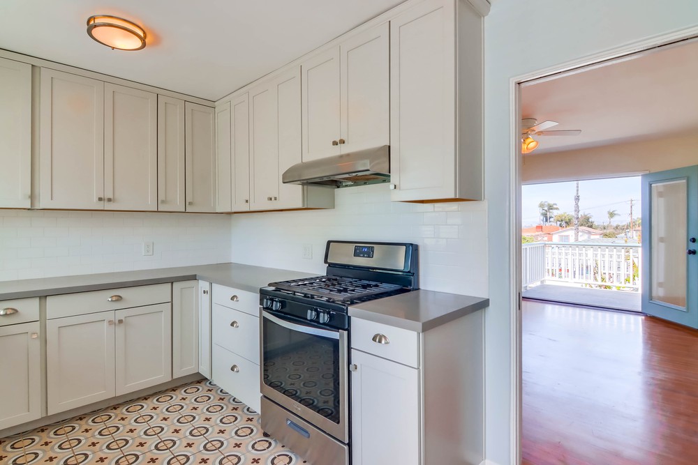 Virtual tour photo 18 of 43 for 4621 Santa Monica Ave