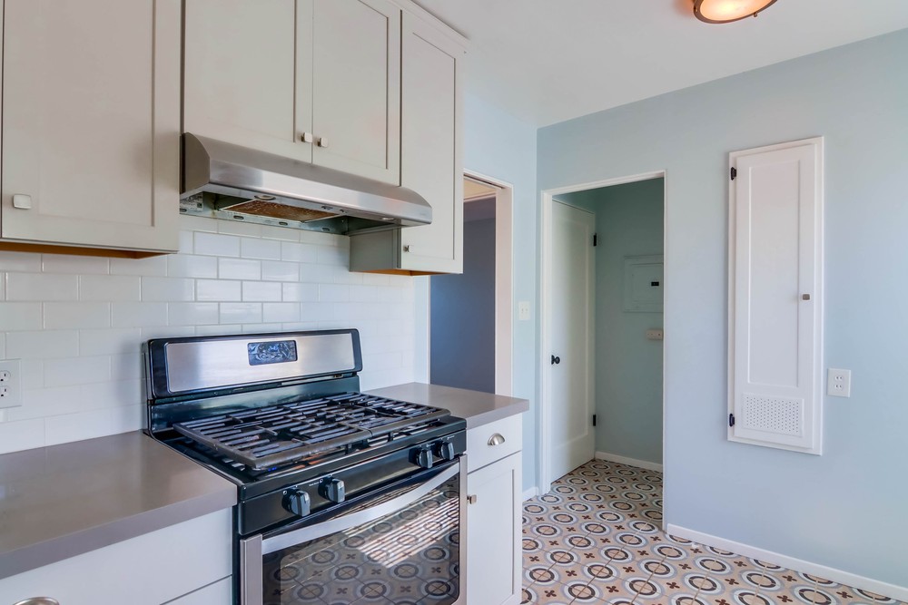 Virtual tour photo 21 of 43 for 4621 Santa Monica Ave