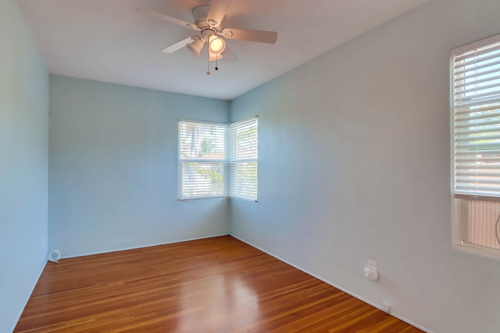 Virtual tour photo 24 of 43 for 4621 Santa Monica Ave