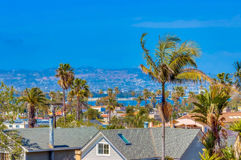 Virtual tour photo 37 of 43 for 4621 Santa Monica Ave