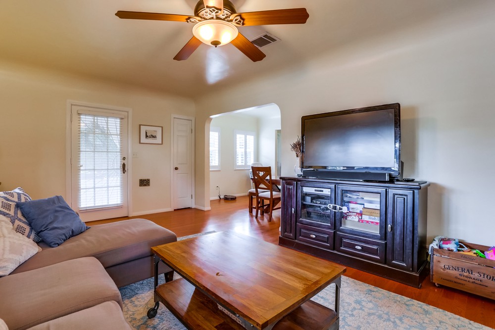 Virtual tour photo 9 of 31 for 4626 59th St