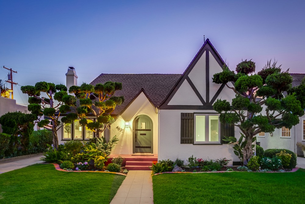 Virtual tour photo 3 of 40 for 4632 Van Dyke Ave