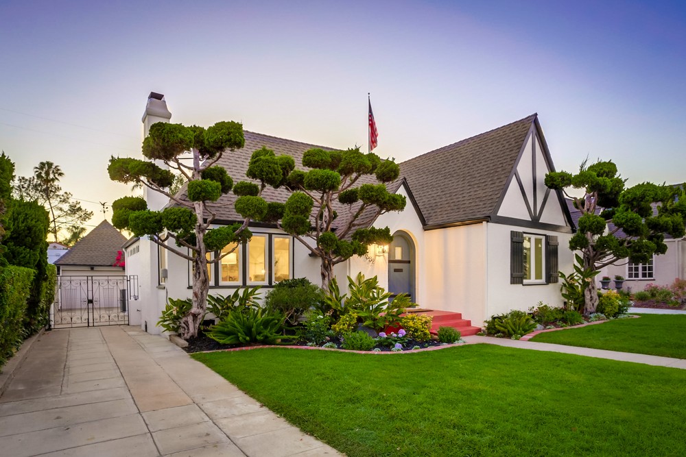 Virtual tour photo 6 of 40 for 4632 Van Dyke Ave