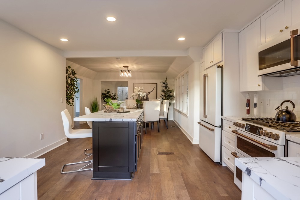 Virtual tour photo 22 of 40 for 4632 Van Dyke Ave