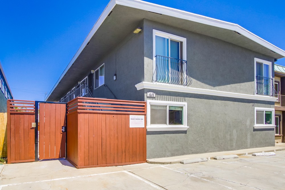 Virtual tour photo 5 of 38 for 4633 Bancroft St APT 1