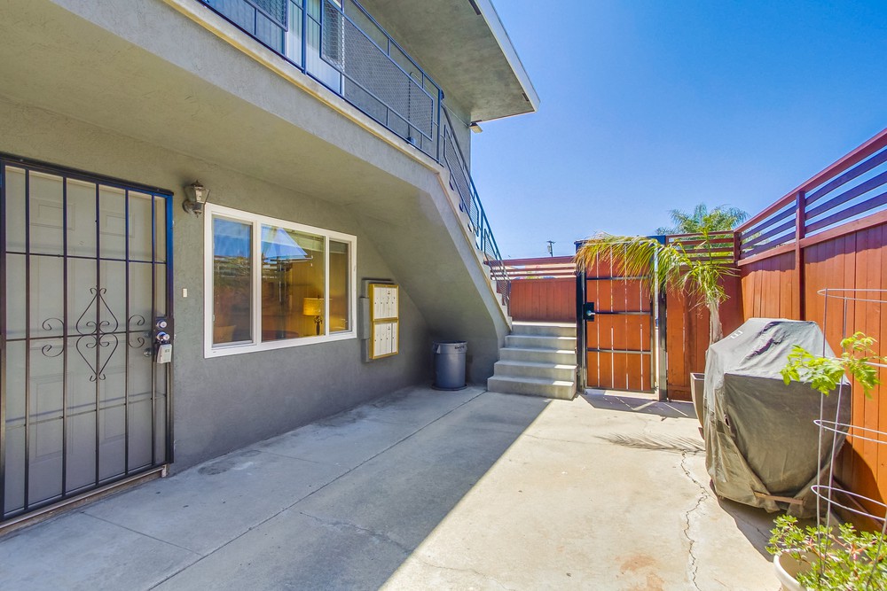 Virtual tour photo 11 of 38 for 4633 Bancroft St APT 1