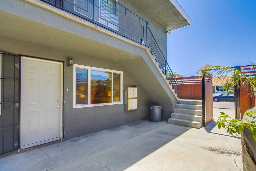 Virtual tour photo 12 of 38 for 4633 Bancroft St APT 1