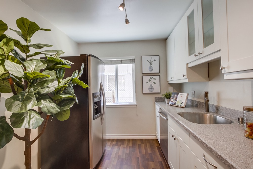 Virtual tour photo 25 of 38 for 4633 Bancroft St APT 1