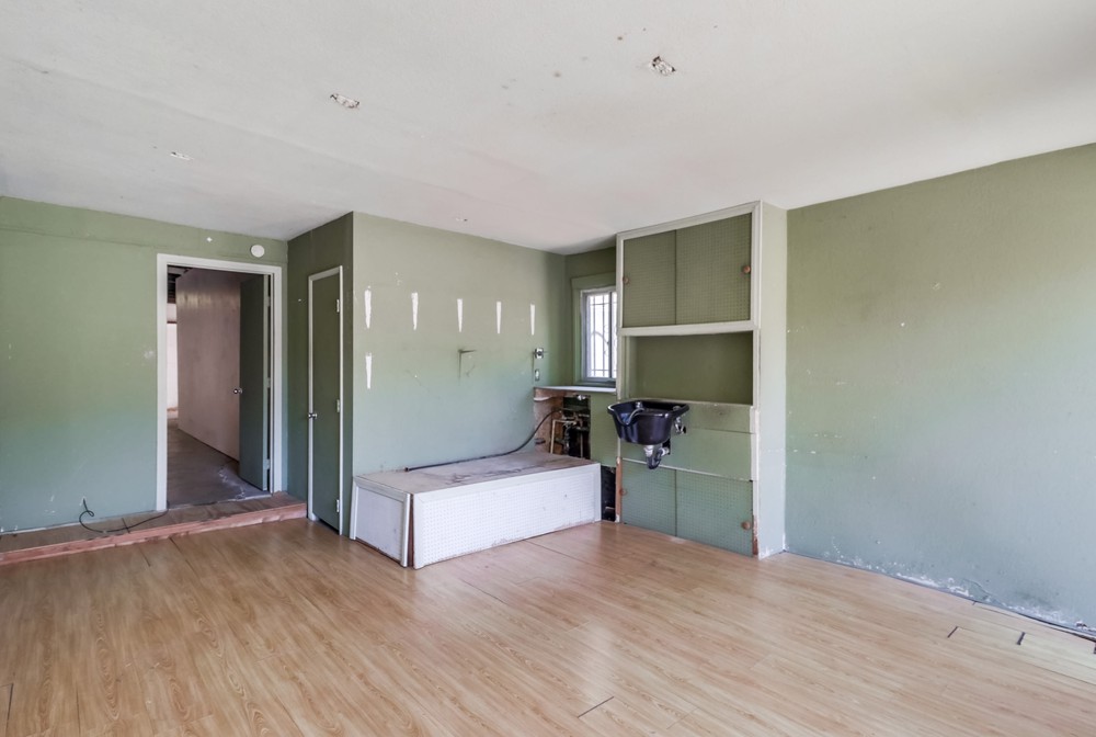Virtual tour photo 32 of 39 for 4634 30th St