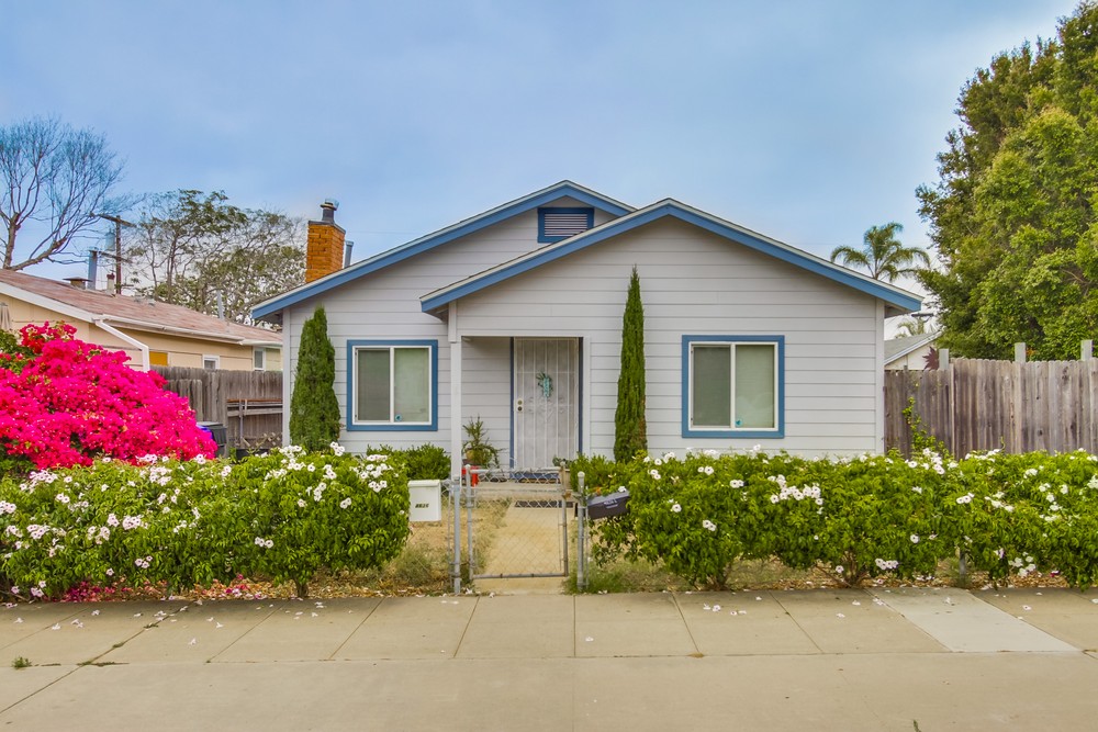 Virtual tour photo 1 of 35 for 4636 Lotus St