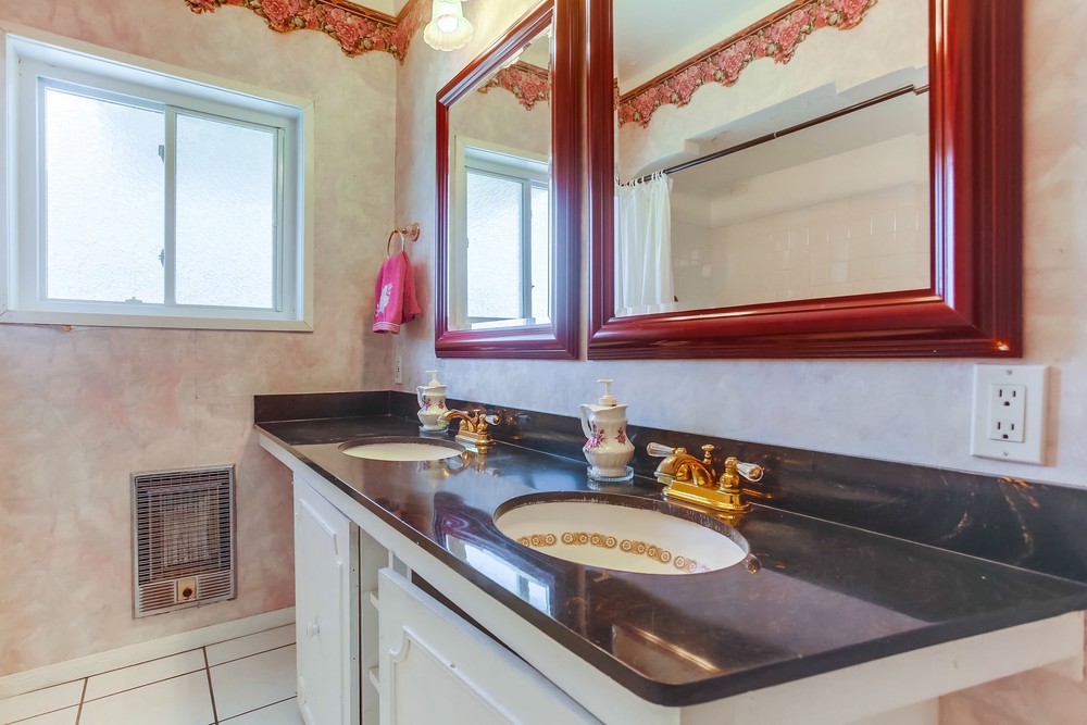 Virtual tour photo 34 of 57 for 4637 Van Dyke Ave