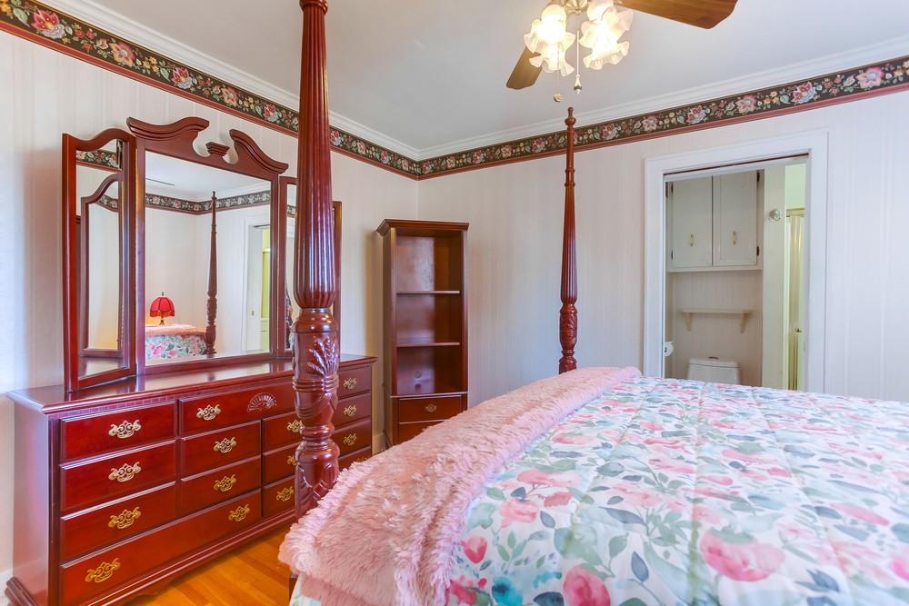 Virtual tour photo 38 of 57 for 4637 Van Dyke Ave