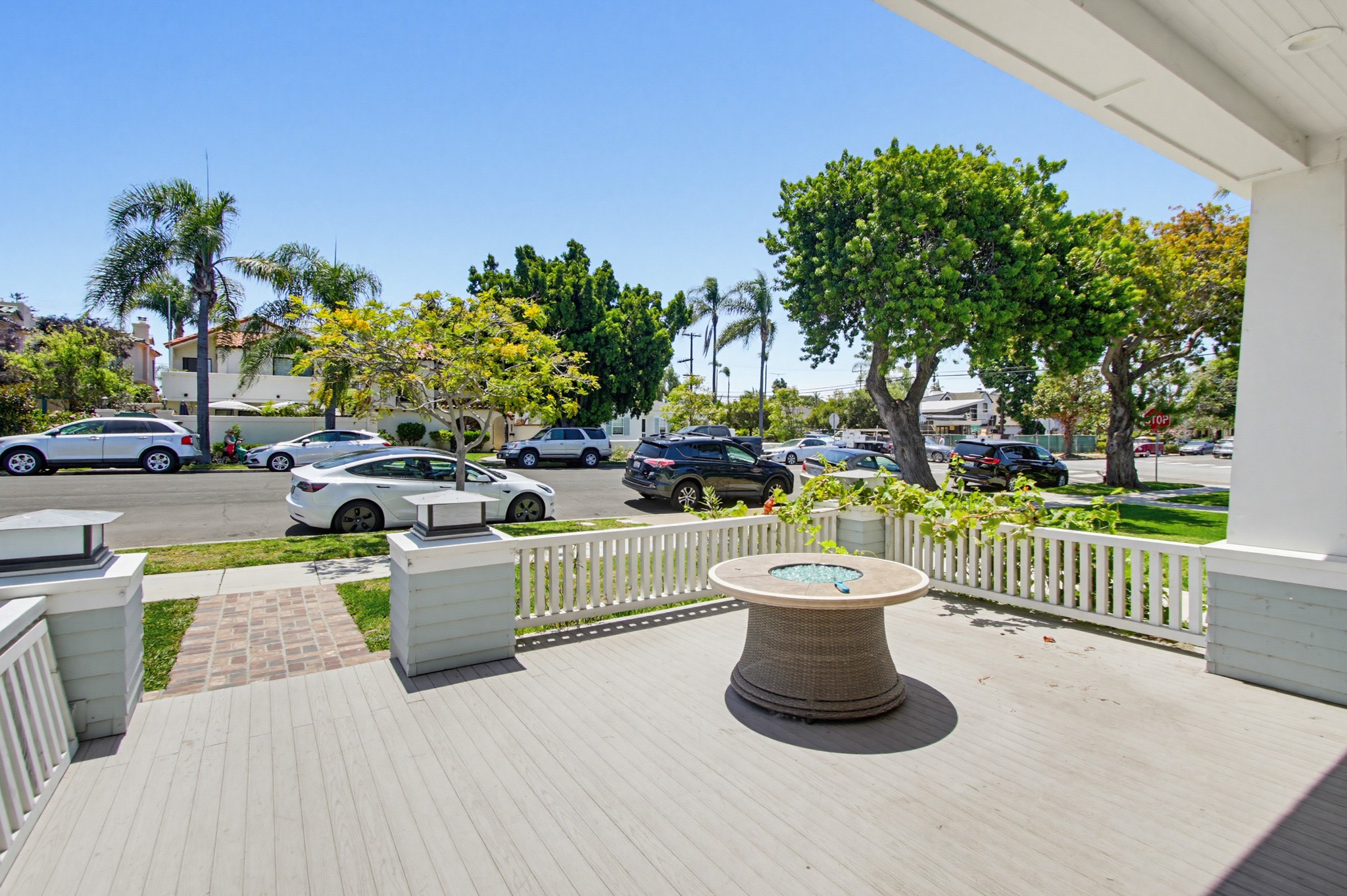 Virtual tour photo 6 of 79 for 464 C Ave