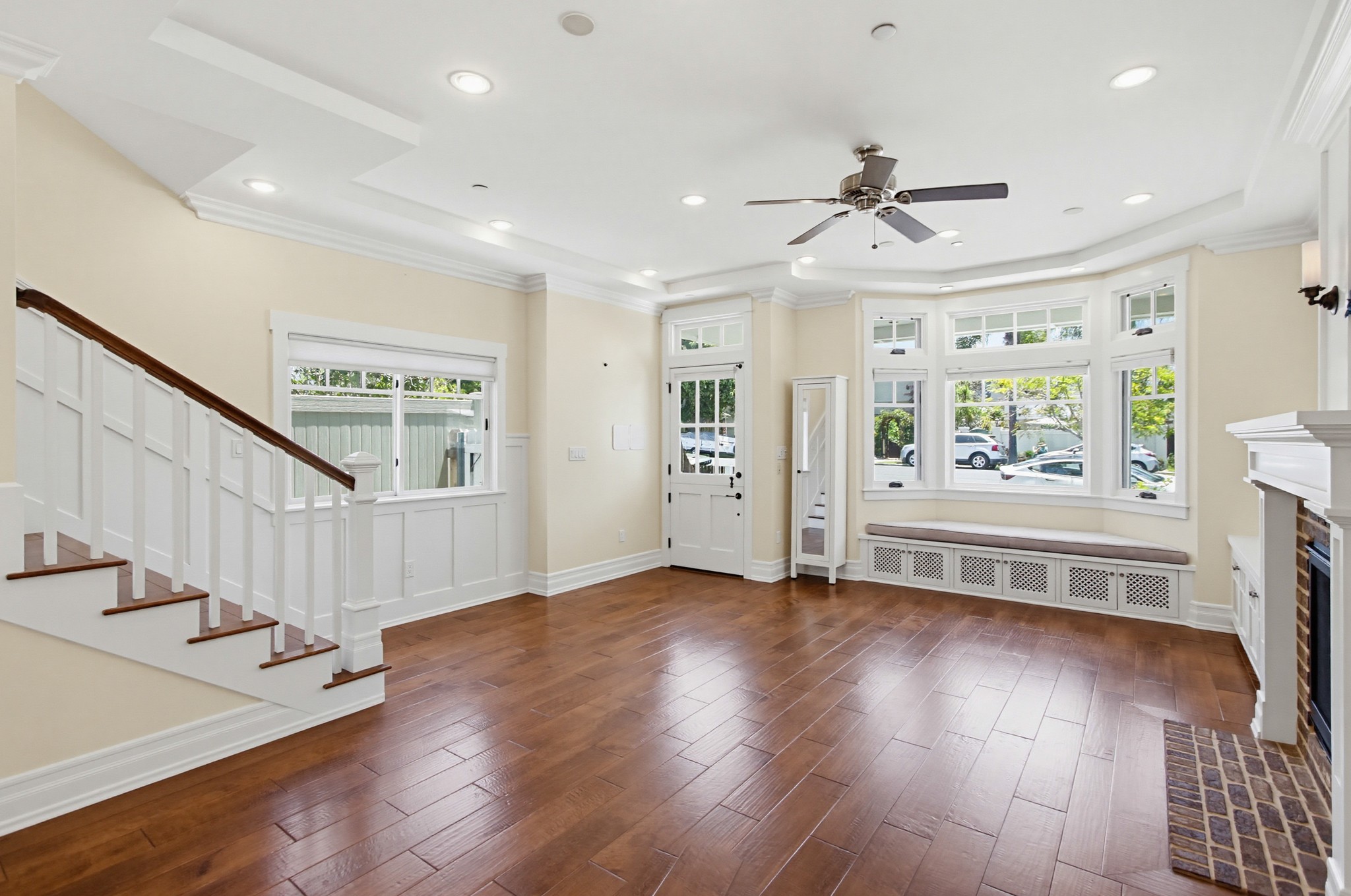 Virtual tour photo 10 of 79 for 464 C Ave