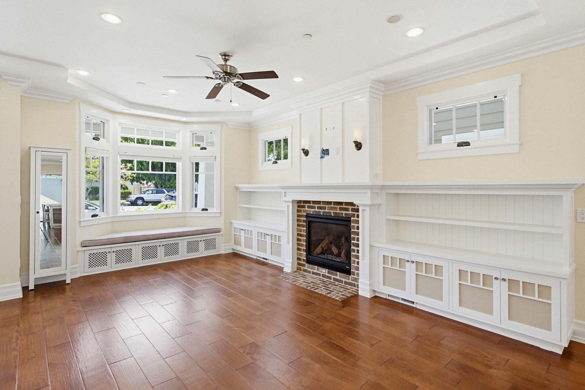 Virtual tour photo 11 of 79 for 464 C Ave