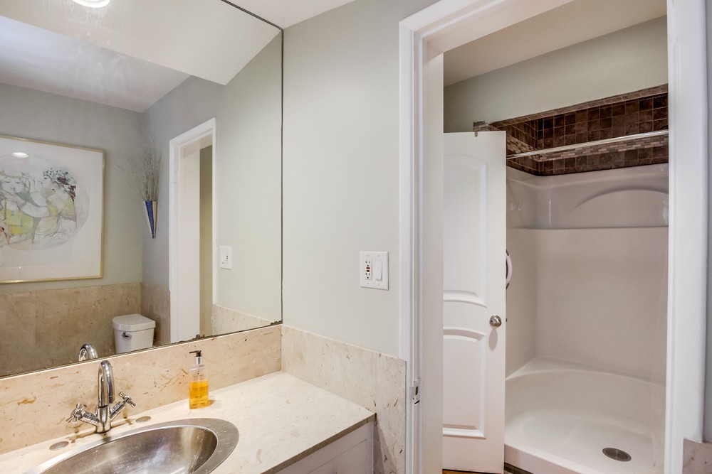 Virtual tour photo 27 of 45 for 4643 Alice St