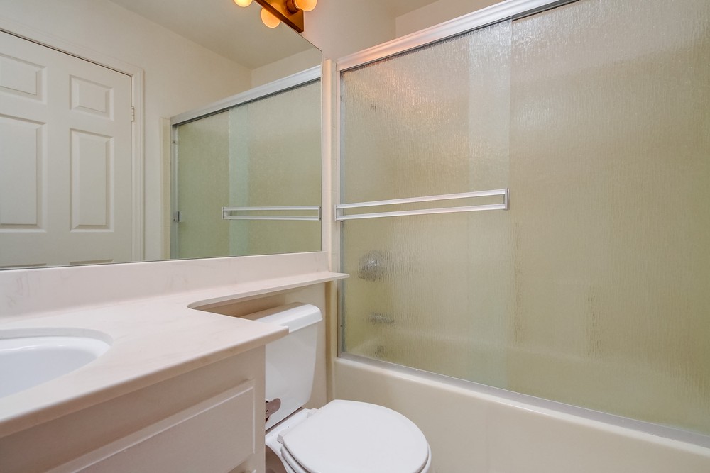 Virtual tour photo 19 of 26 for 4645 Mississippi St #6