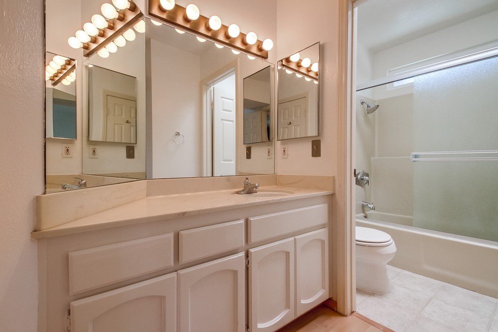 Virtual tour photo 22 of 26 for 4645 Mississippi St #6