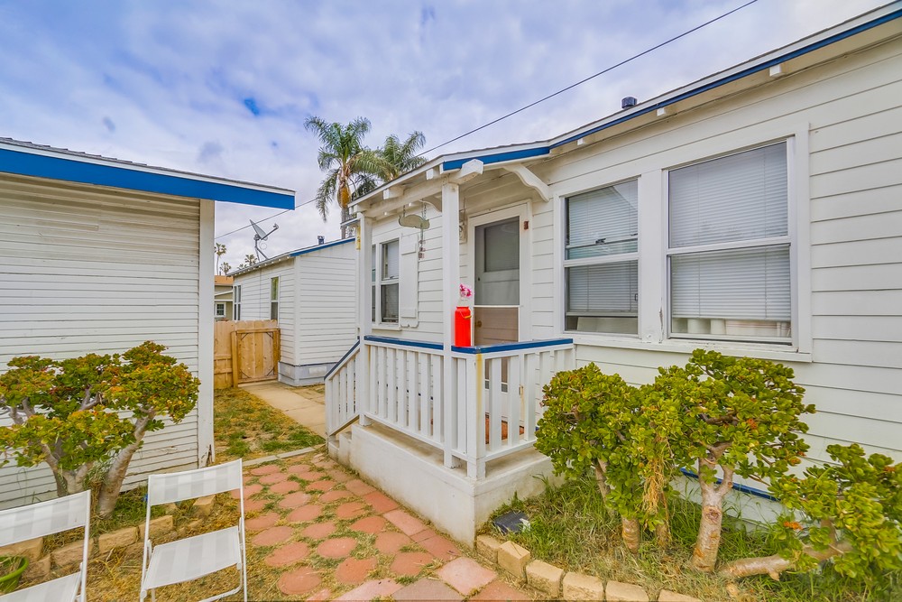 Virtual tour photo 15 of 36 for 4647 Larkspur St