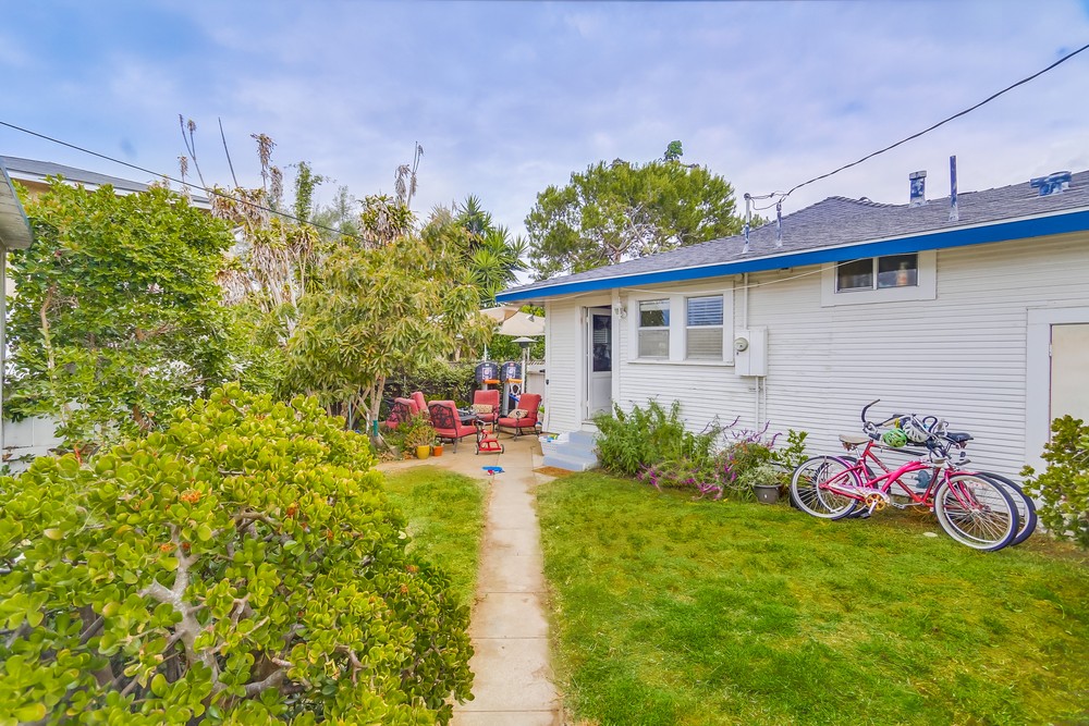 Virtual tour photo 10 of 36 for 4647 Larkspur St