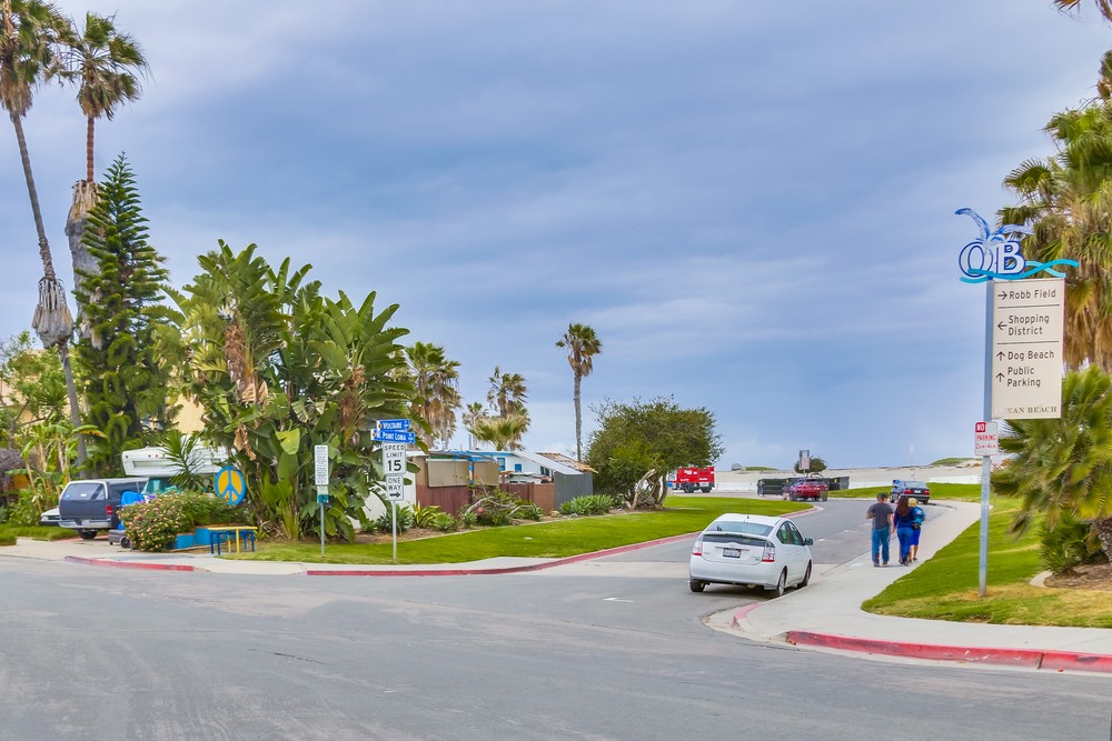 Virtual tour photo 23 of 36 for 4647 Larkspur St