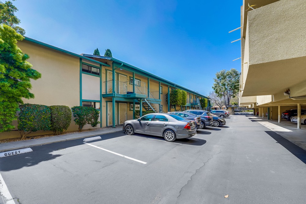 Virtual tour photo 5 of 44 for 4647 Pico St APT 104