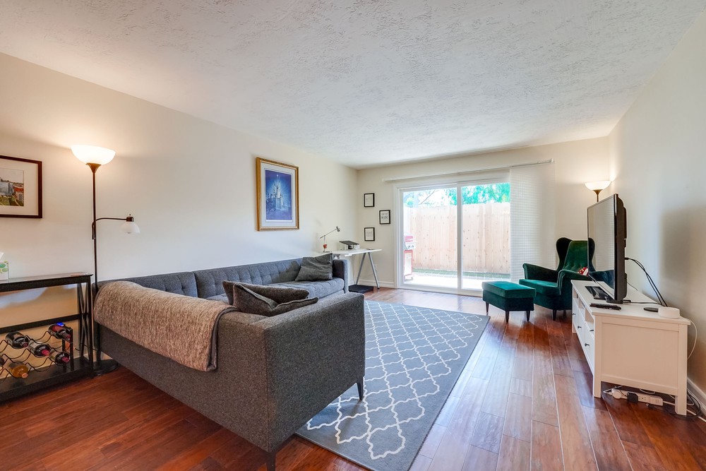 Virtual tour photo 10 of 44 for 4647 Pico St APT 104